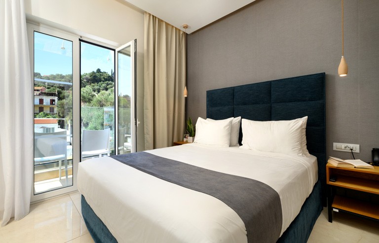 DOUBLE ROOM LAND VIEW